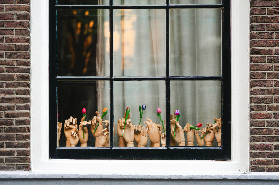 Display of Hands